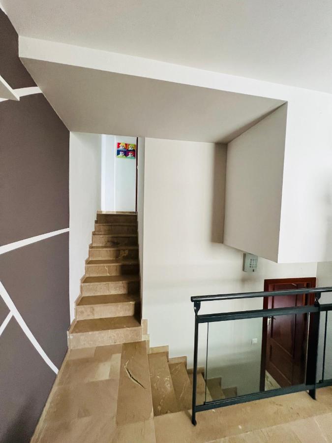 Апартаменты Japi Duplex Люсена Экстерьер фото